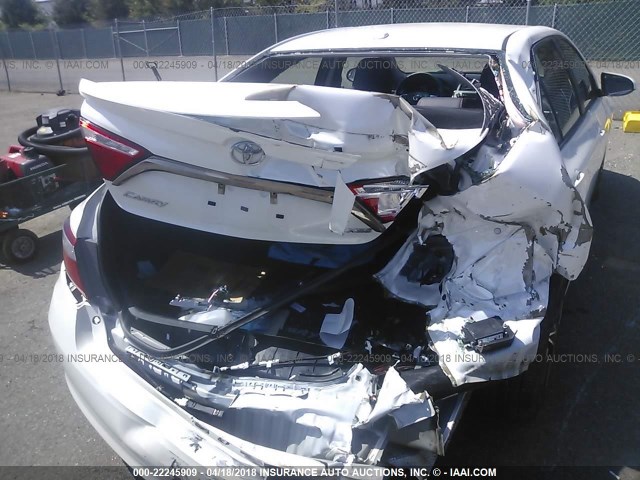 4T1BF1FK0GU511454 - 2016 TOYOTA CAMRY LE/XLE/SE/XSE WHITE photo 6