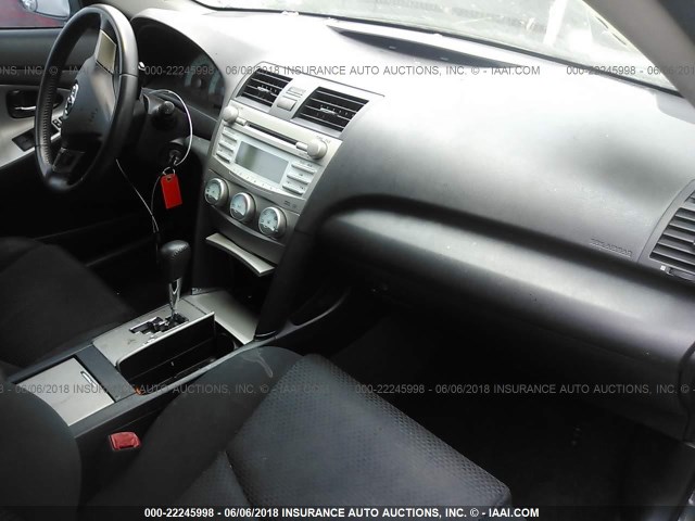 4T1BK46KX7U048669 - 2007 TOYOTA CAMRY NEW GENERAT LE/XLE/SE GRAY photo 5