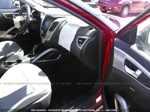 KMHTC6AD4DU089557 - 2013 HYUNDAI VELOSTER RED photo 5