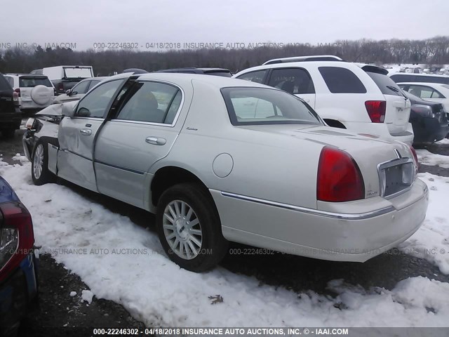 1LNHM81W04Y687640 - 2004 LINCOLN TOWN CAR EXECUTIVE/SIGNATURE თეთრი ფოტო 3