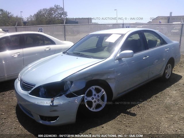 4T1BE32K25U632164 - 2005 TOYOTA CAMRY LE/XLE/SE Light Blue photo 2
