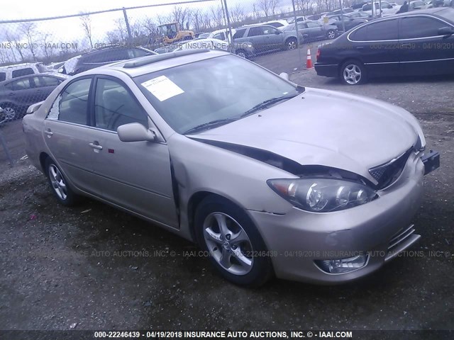 4T1BE32K95U535897 - 2005 TOYOTA CAMRY LE/XLE/SE ოქროსფერი ფოტო 1