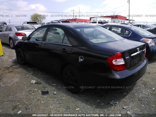 4T1BE32K23U257938 - 2003 TOYOTA CAMRY LE/XLE/SE შავი ფოტო 3