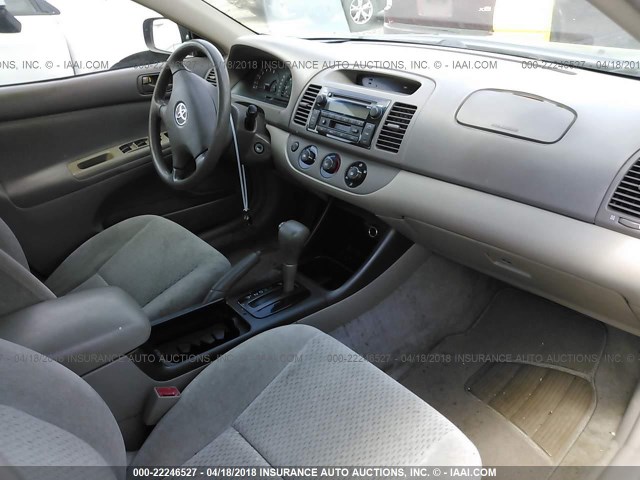 4T1BE32K23U257938 - 2003 TOYOTA CAMRY LE/XLE/SE შავი ფოტო 5