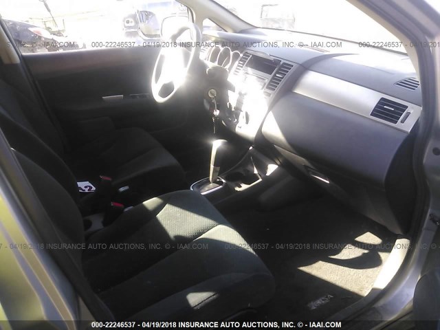 3N1BC1CP6AL434431 - 2010 NISSAN VERSA S/SL SILVER photo 5