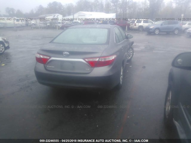 4T1BF1FK9FU018855 - 2015 TOYOTA CAMRY LE/XLE/SE/XSE GRAY photo 4