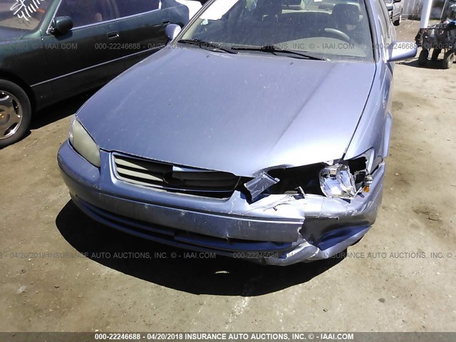 JT2BF22K1Y0258159 - 2000 TOYOTA CAMRY CE/LE/XLE ლურჯი ფოტო 6