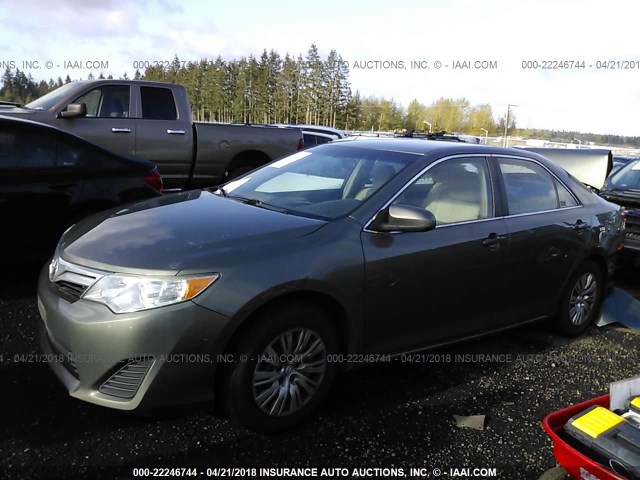 4T1BF1FK7CU518010 - 2012 TOYOTA CAMRY SE/LE/XLE GRAY photo 2