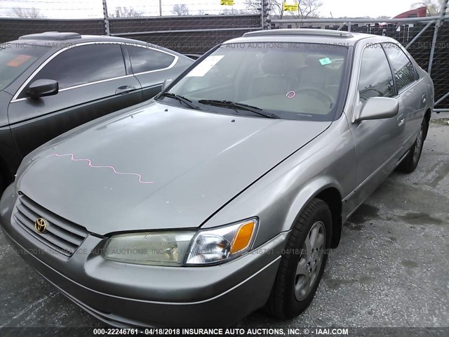 JT2BF28K6X0226443 - 1999 TOYOTA CAMRY LE/XLE TAN photo 2