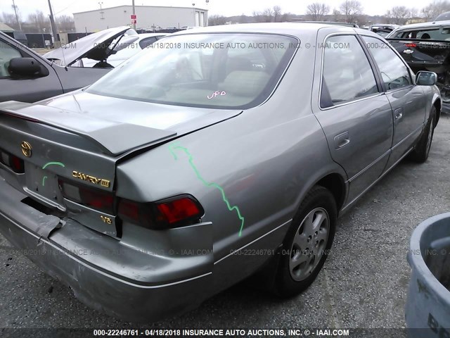 JT2BF28K6X0226443 - 1999 TOYOTA CAMRY LE/XLE TAN photo 4