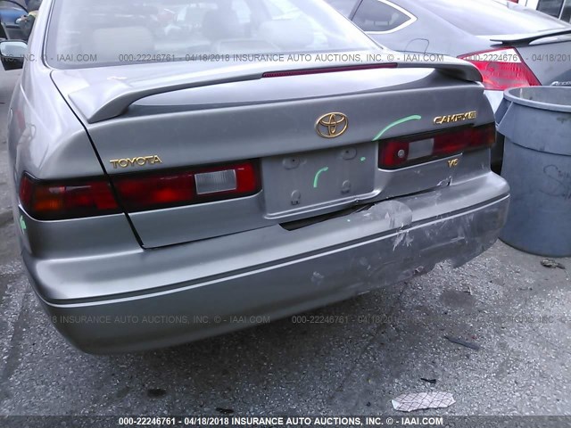 JT2BF28K6X0226443 - 1999 TOYOTA CAMRY LE/XLE Braun Foto 6