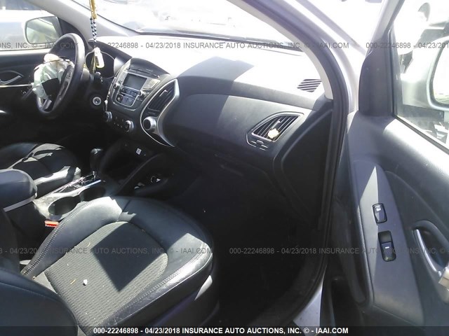 KM8JUCAC9DU595217 - 2013 HYUNDAI TUCSON GLS/LIMITED 银色 照片 5