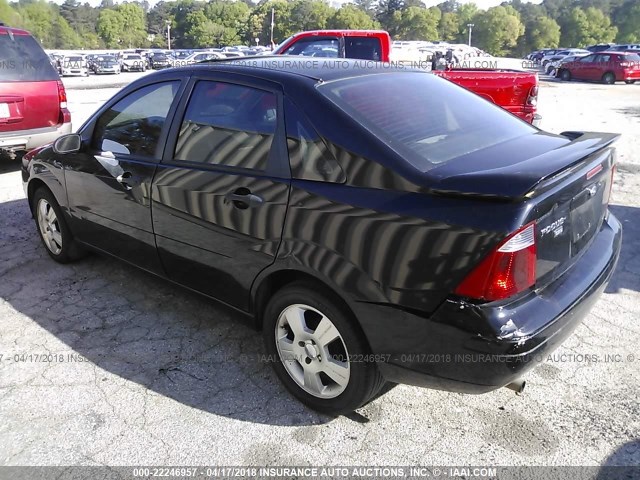 1FAHP34N27W157001 - 2007 FORD FOCUS ZX4/S/SE/SES 黑色 照片 3