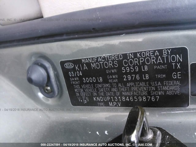 KNDUP131846598767 - 2004 KIA SEDONA EX/LX GRAY photo 9