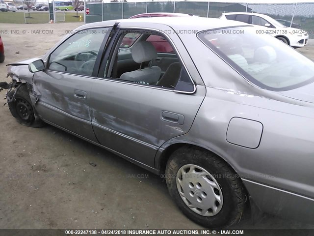 4T1BG22K8XU557462 - 1999 TOYOTA CAMRY CE/LE/XLE 灰色 照片 6