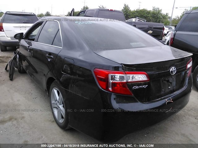 4T1BF1FK4EU736330 - 2014 TOYOTA CAMRY L/SE/LE/XLE 黑色 照片 3