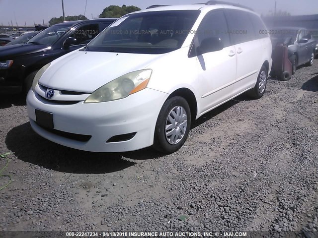 5TDZA23C06S511445 - 2006 TOYOTA SIENNA CE/LE WHITE photo 2