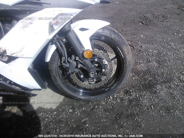 JKAEXEJ19HDA00697 - 2017 KAWASAKI EX650 J შავი ფოტო 5