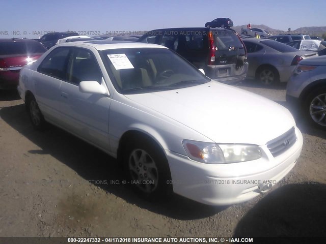 JT2BF22K6Y0281680 - 2000 TOYOTA CAMRY CE/LE/XLE WHITE photo 1