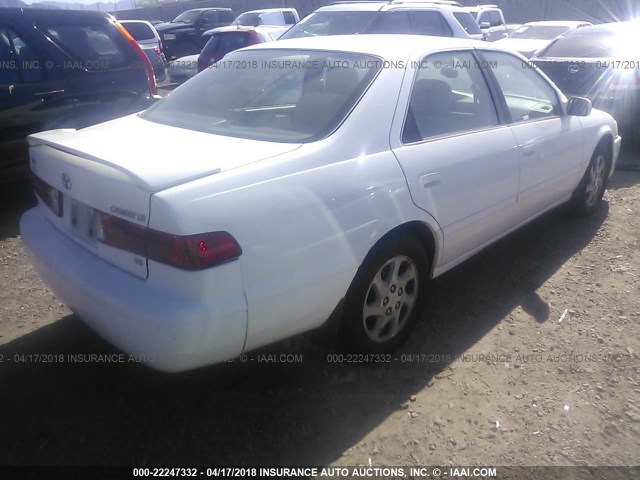 JT2BF22K6Y0281680 - 2000 TOYOTA CAMRY CE/LE/XLE WHITE photo 4