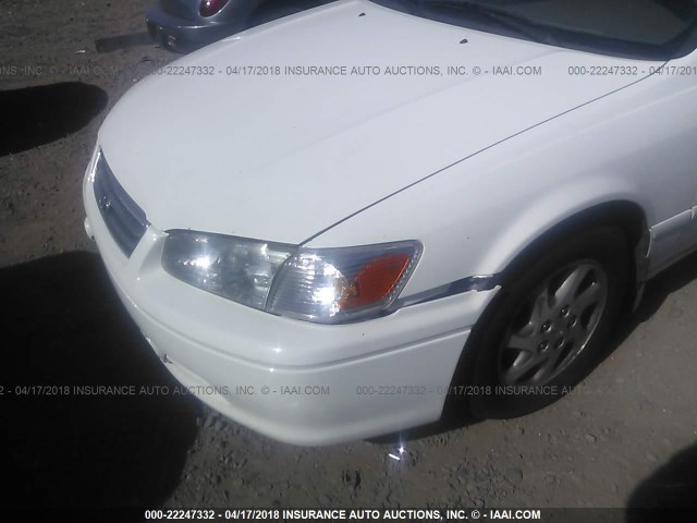 JT2BF22K6Y0281680 - 2000 TOYOTA CAMRY CE/LE/XLE WHITE photo 6