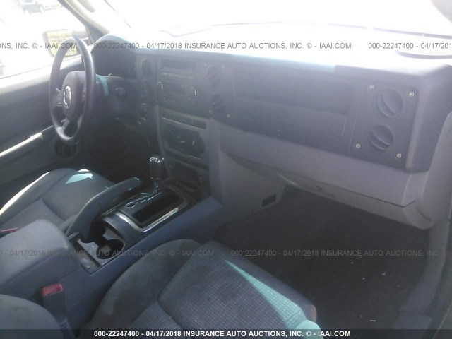 1J8HG48KX6C203960 - 2006 JEEP COMMANDER RED photo 5