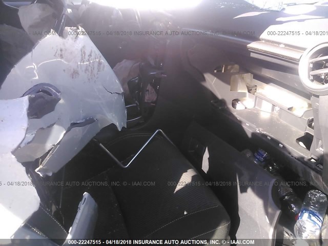 JTKJF5C73E3069546 - 2014 TOYOTA SCION TC 银色 照片 5