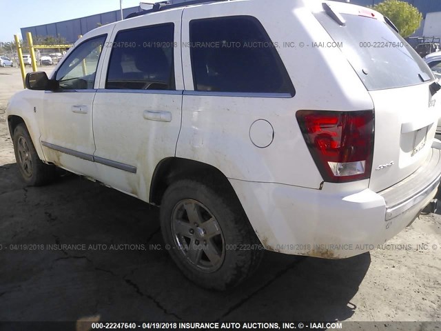 1J8HR58225C594794 - 2005 JEEP GRAND CHEROKEE LIMITED WHITE photo 3