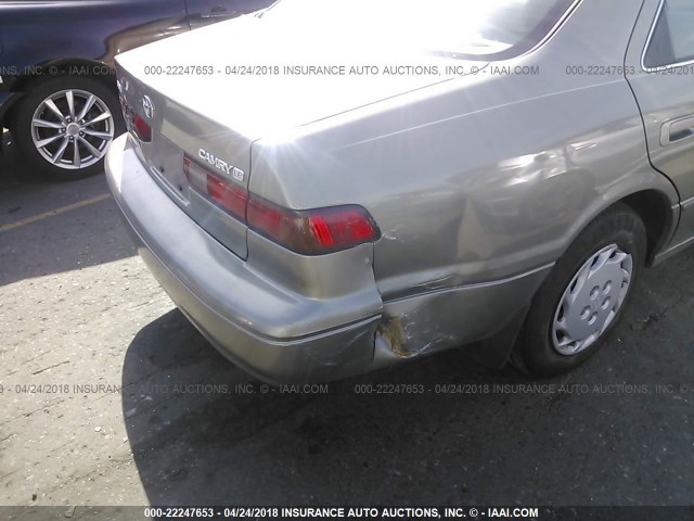 JT2BG22K1X0306531 - 1999 TOYOTA CAMRY LE/XLE GRAY photo 6