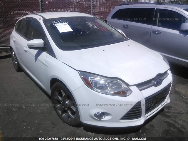 1FADP3K29DL145982 - 2013 FORD FOCUS SE WHITE photo 1