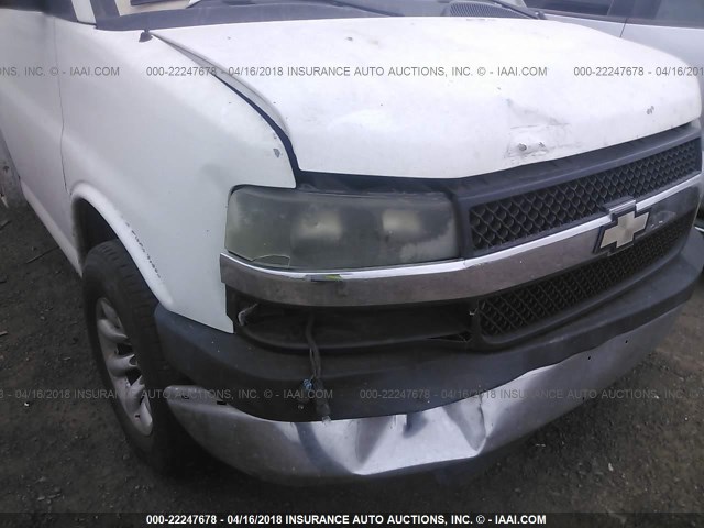 1GBHG31U041243099 - 2004 CHEVROLET EXPRESS G3500  Սպիտակ լուսանկար 6