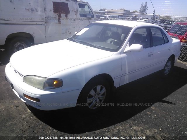JT2BG12K4T0340564 - 1996 TOYOTA CAMRY DX/LE/XLE WHITE photo 2
