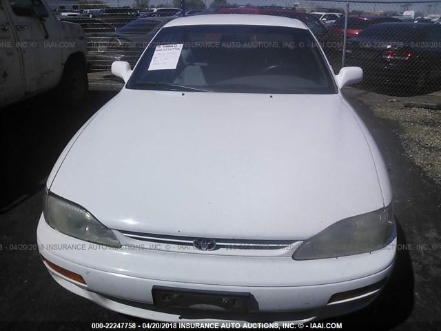 JT2BG12K4T0340564 - 1996 TOYOTA CAMRY DX/LE/XLE WHITE photo 6