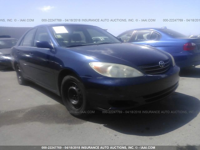 JTDBE32K120099845 - 2002 TOYOTA CAMRY LE/XLE/SE BLUE photo 1