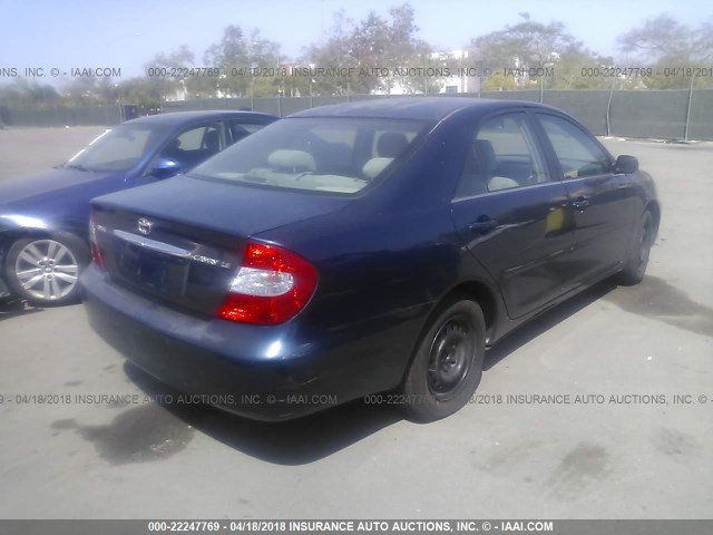 JTDBE32K120099845 - 2002 TOYOTA CAMRY LE/XLE/SE BLUE photo 4