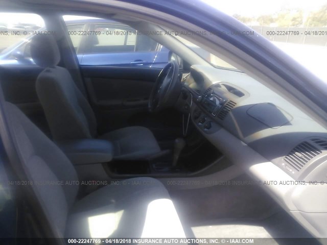 JTDBE32K120099845 - 2002 TOYOTA CAMRY LE/XLE/SE 蓝色 照片 5