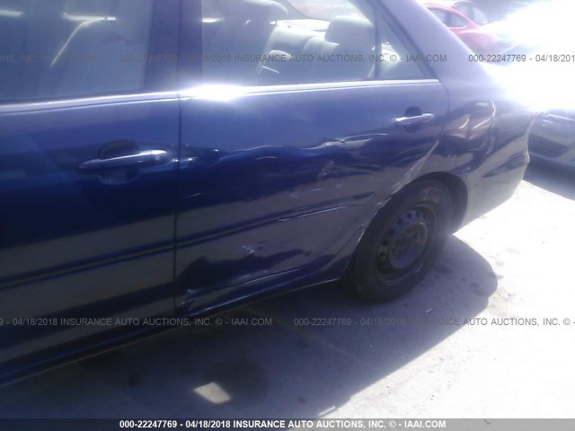 JTDBE32K120099845 - 2002 TOYOTA CAMRY LE/XLE/SE BLUE photo 6