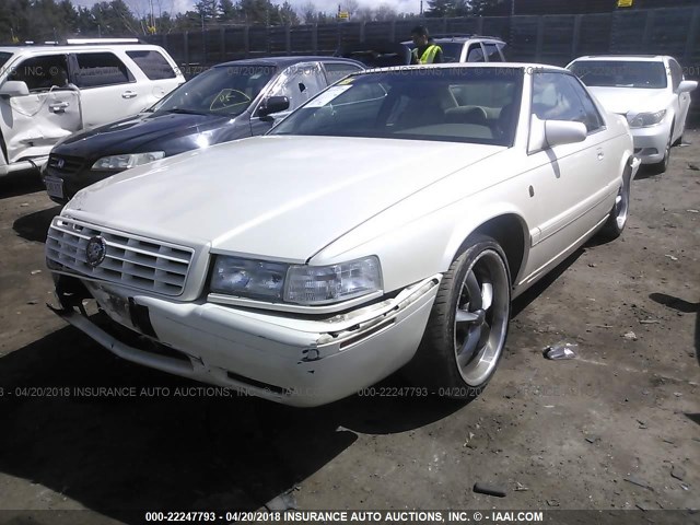 1G6ET12981B107563 - 2001 CADILLAC ELDORADO TOURING WHITE photo 2