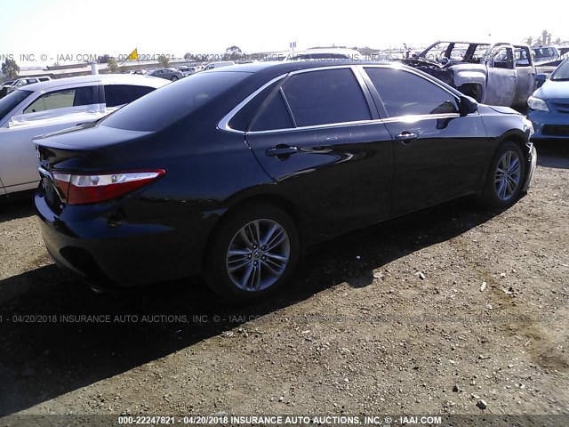 4T1BF1FK5FU497839 - 2015 TOYOTA CAMRY LE/XLE/SE/XSE BLACK photo 4