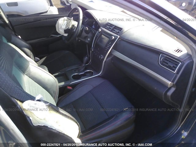 4T1BF1FK5FU497839 - 2015 TOYOTA CAMRY LE/XLE/SE/XSE BLACK photo 5