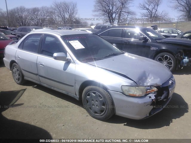 1HGCG5641XA010526 - 1999 HONDA ACCORD LX SILVER photo 1