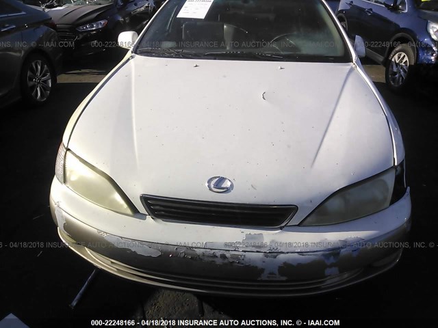 JT8BF28G6W0144518 - 1998 LEXUS ES 300 WHITE photo 6