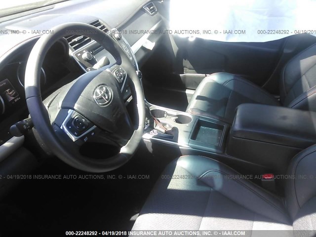4T1BF1FK1HU312026 - 2017 TOYOTA CAMRY LE/XLE/SE/XSE 黑色 照片 5
