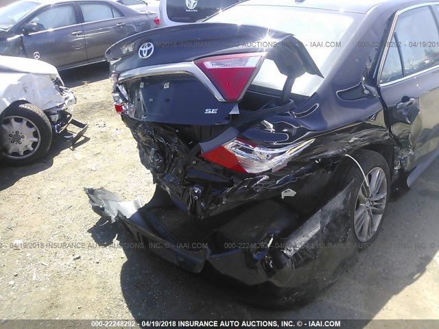 4T1BF1FK1HU312026 - 2017 TOYOTA CAMRY LE/XLE/SE/XSE 黑色 照片 6