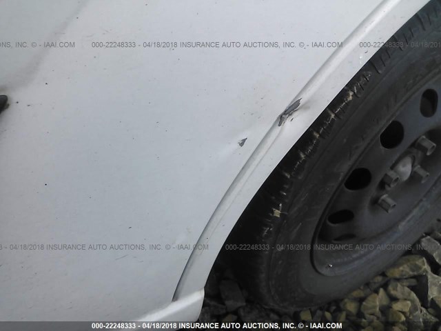 1FAFP33P12W301589 - 2002 FORD FOCUS LX WHITE photo 6