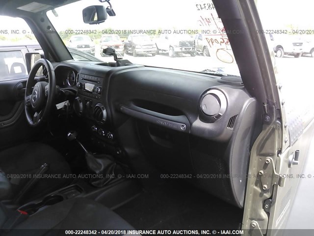 1C4GJWAG8FL596069 - 2015 JEEP WRANGLER SPORT GREEN photo 5