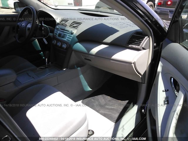 4T1BF3EK5AU058789 - 2010 TOYOTA CAMRY SE/LE/XLE BLACK photo 5