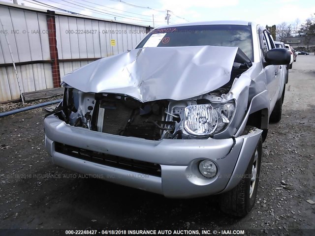 3TMLU4EN2BM077532 - 2011 TOYOTA TACOMA DOUBLE CAB SILVER photo 2