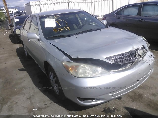 JTDBE32K830181685 - 2003 TOYOTA CAMRY LE/XLE SILVER photo 1