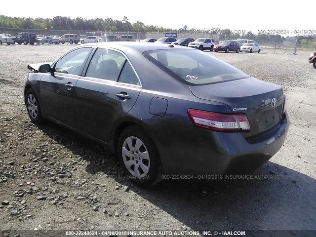 4T4BF3EK2BR131754 - 2011 TOYOTA CAMRY SE/LE/XLE GRAY photo 3